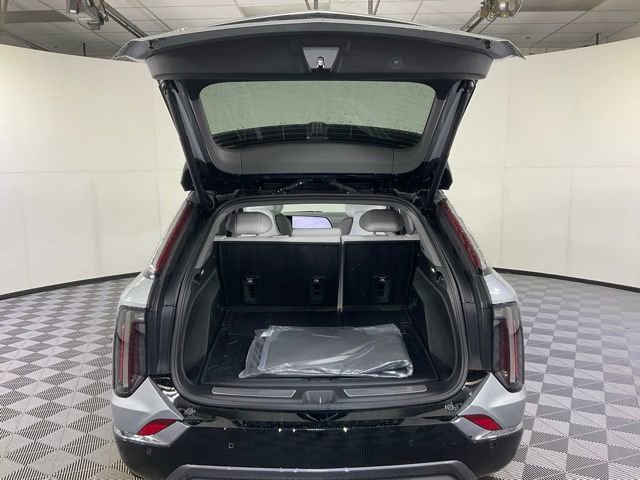 New 2026 Cadillac Optiq Sport 1 w/ LPO, Floor Liner Package AWD/4WD image 28