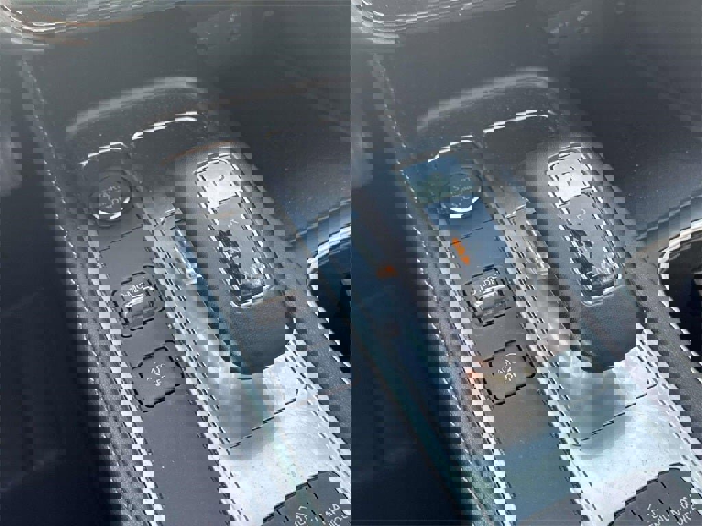 Used 2024 INFINITI QX60 Luxe image 30