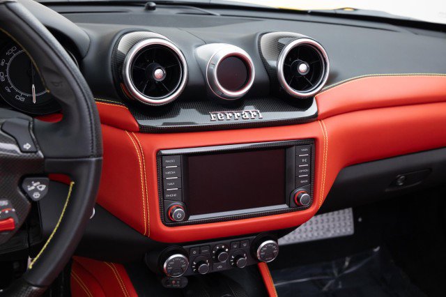 Used 2016 Ferrari California T image 20