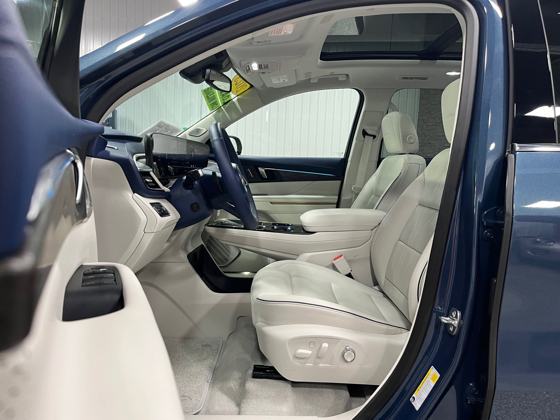 Certified 2025 Buick Enclave Avenir w/ Trailering Package, 5000 lbs. image 14