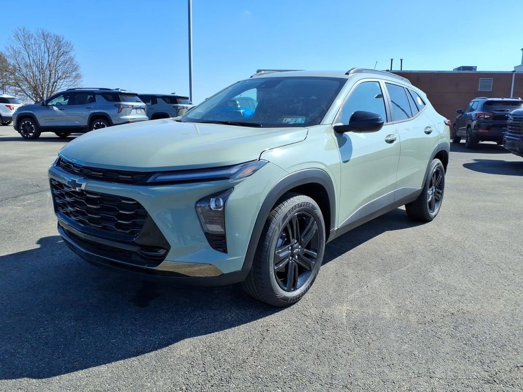 New 2026 Chevrolet Trax ACTIV w/ Driver Confidence Package FWD image 1