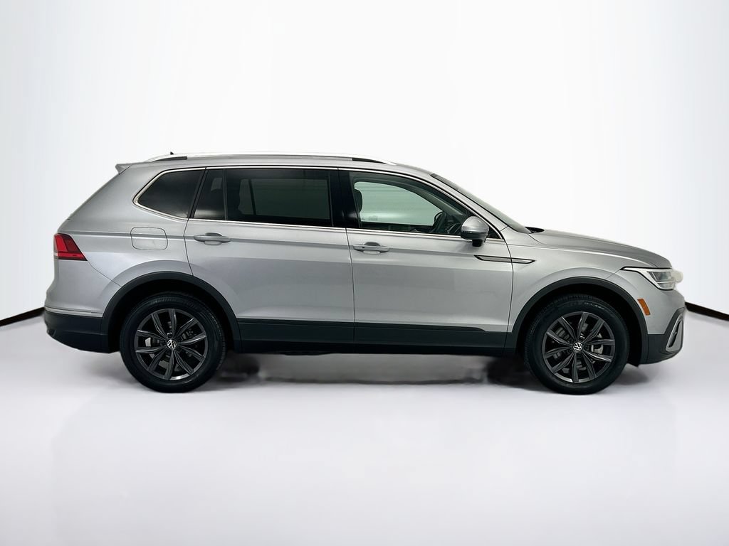 Used 2023 Volkswagen Tiguan SE FWD image 4