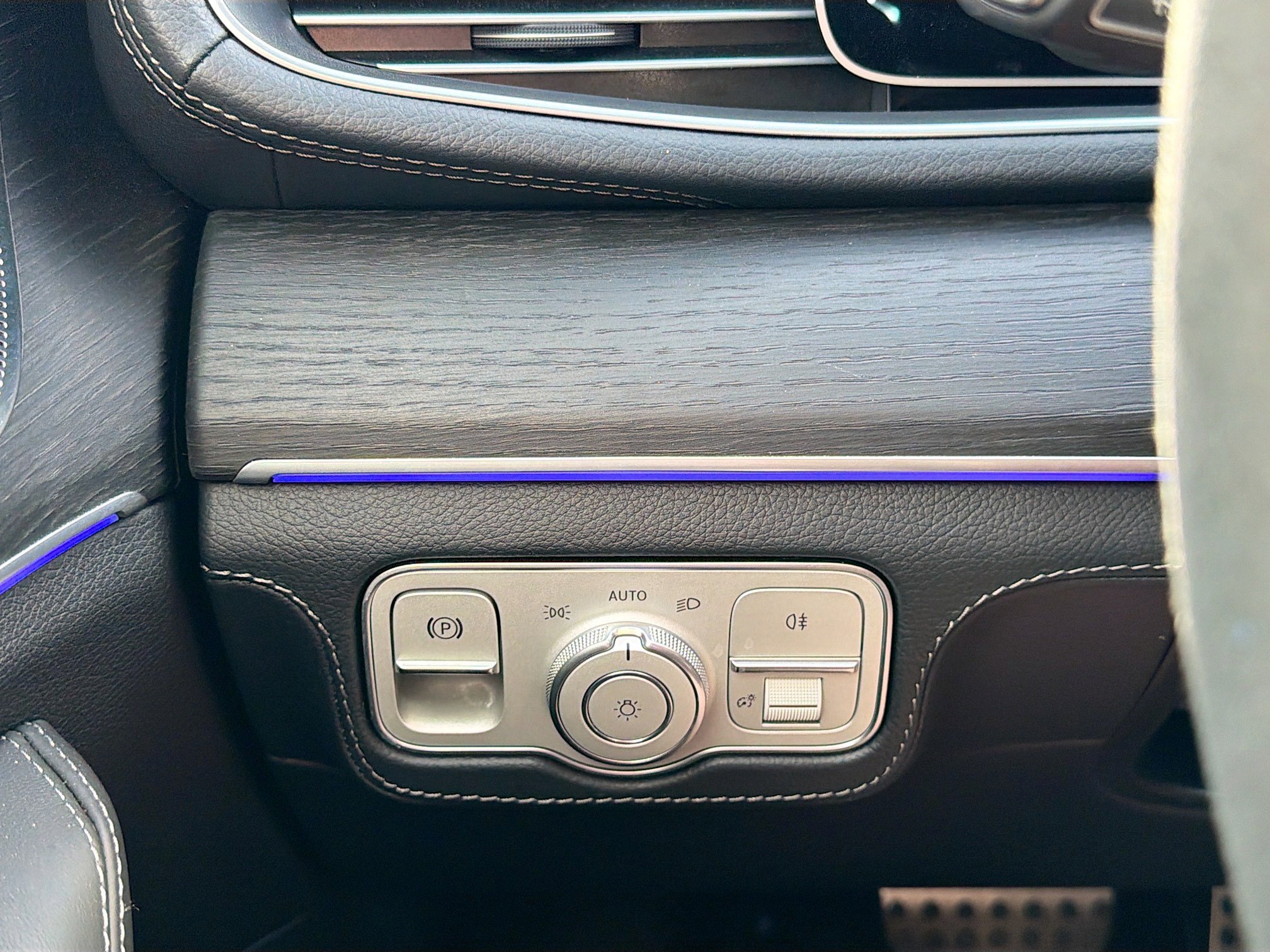 Used 2025 Mercedes-Benz GLE 53 AMG 4MATIC Coupe image 36