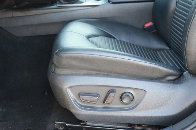 Used 2021 Toyota Camry SE FWD image 9