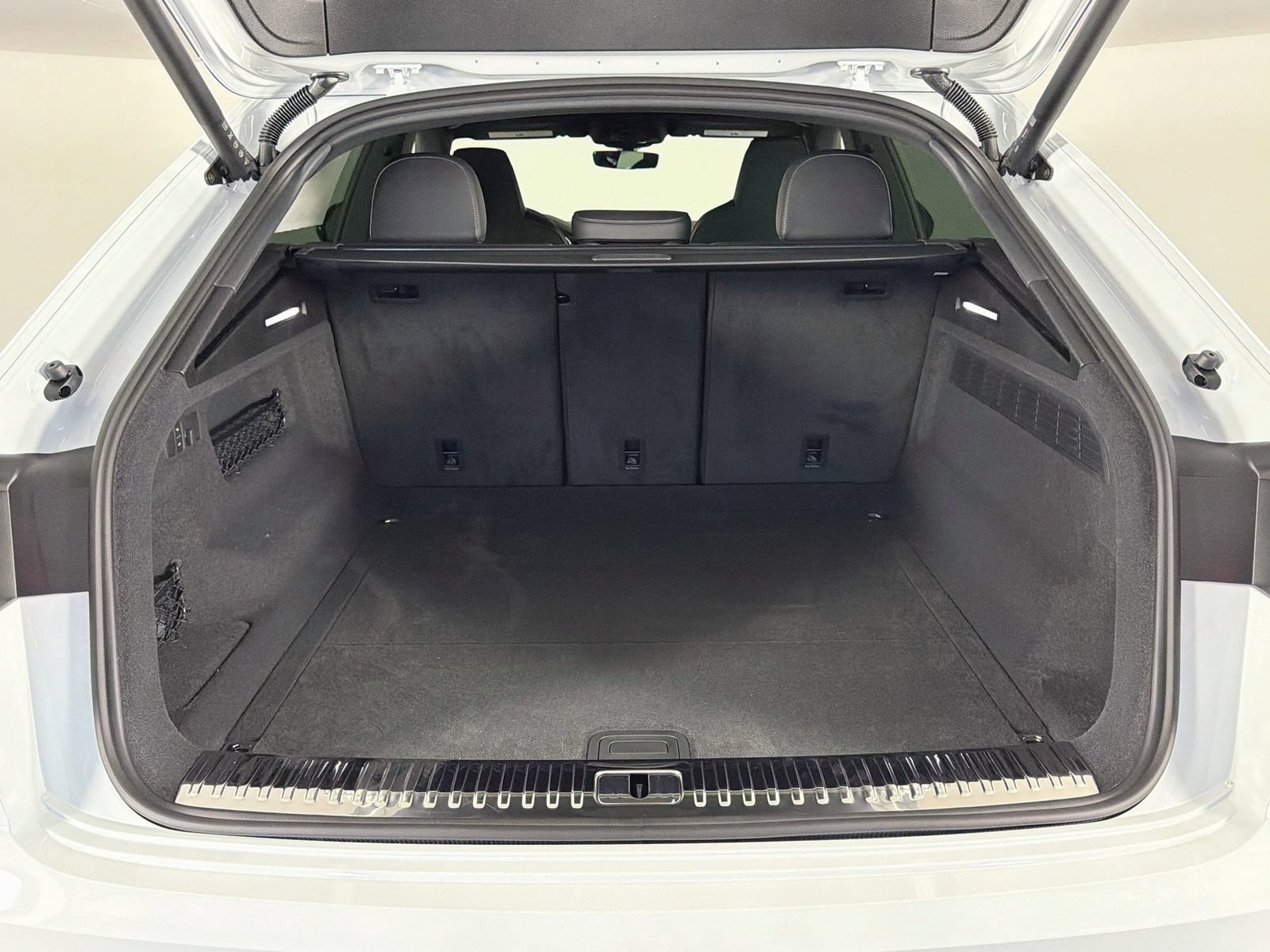 New 2026 Audi SQ8 Premium Plus AWD/4WD image 28