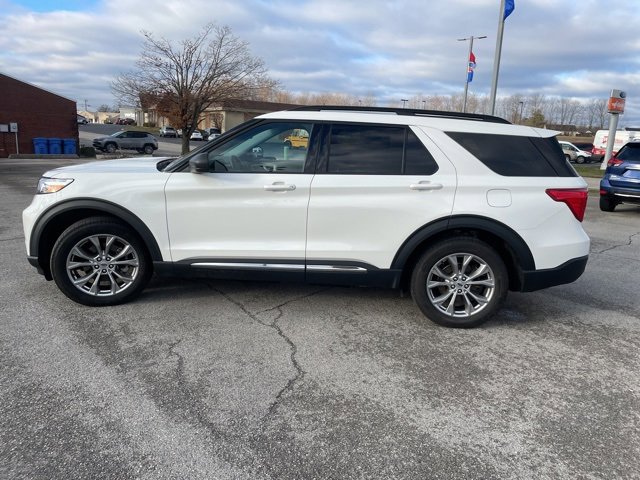 Used 2023 Ford Explorer XLT w/ Equipment Group 202A image 5