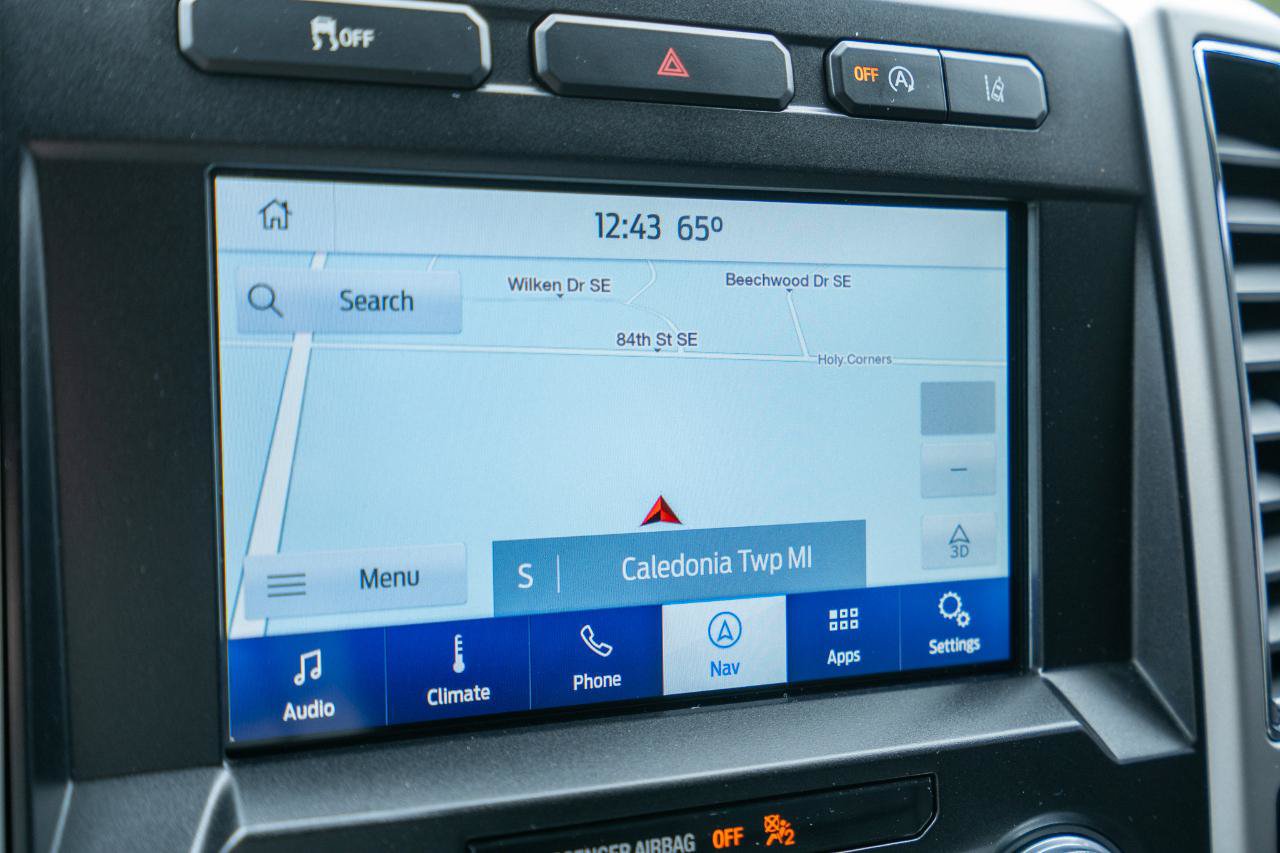 Used 2020 Ford F150 Lariat w/ Equipment Group 502A Luxury AWD/4WD image 32