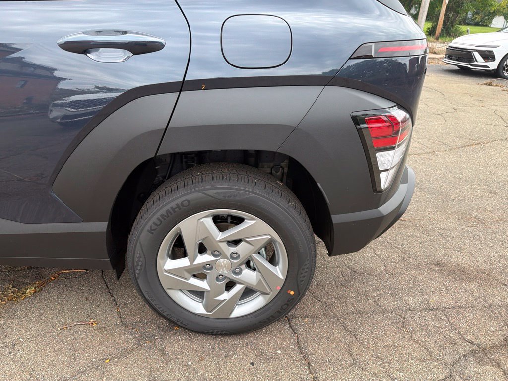 New 2027 Hyundai Kona SE AWD/4WD image 12