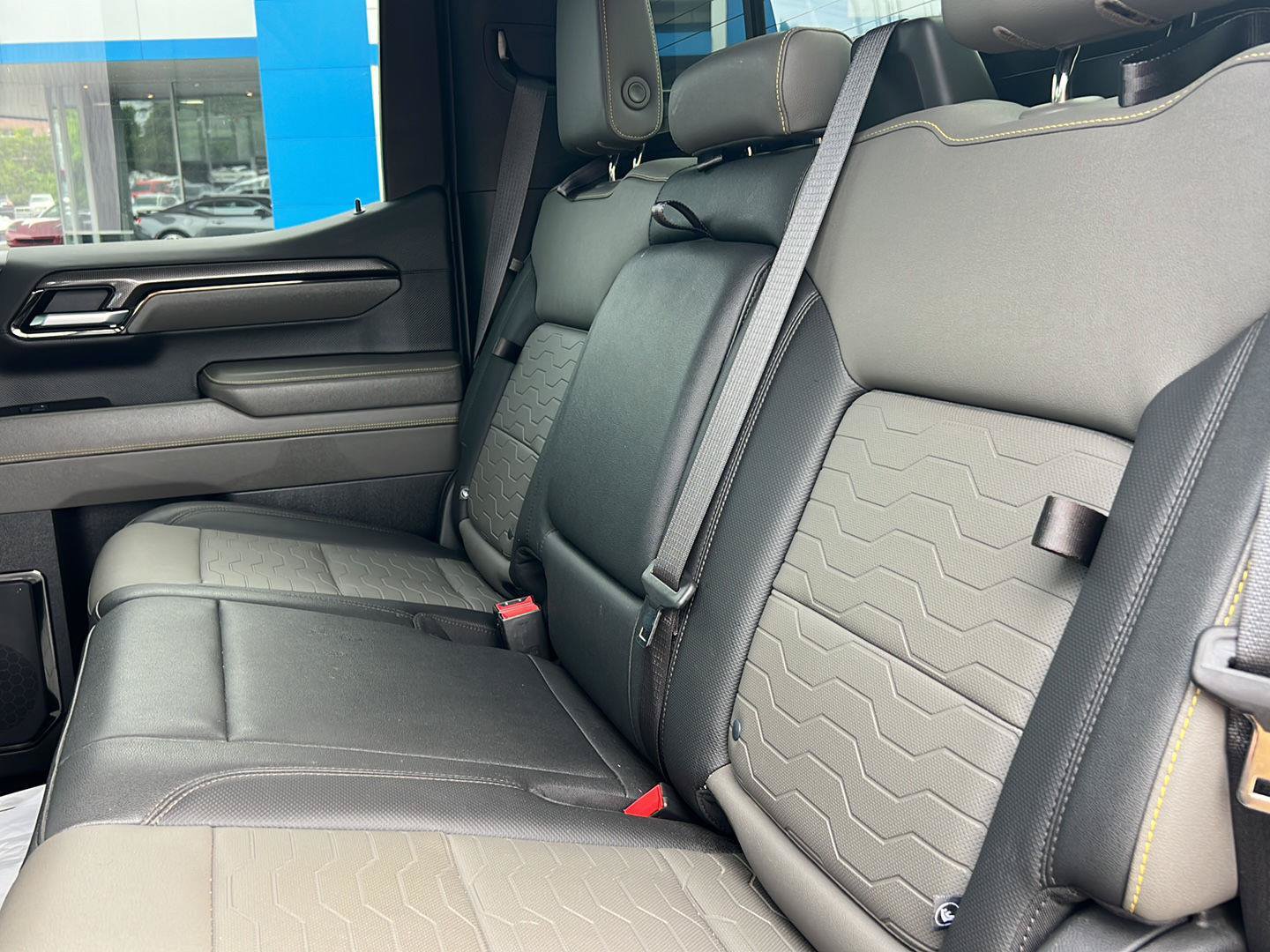 Used 2022 Chevrolet Silverado 1500 ZR2 w/ Technology Package AWD/4WD image 32