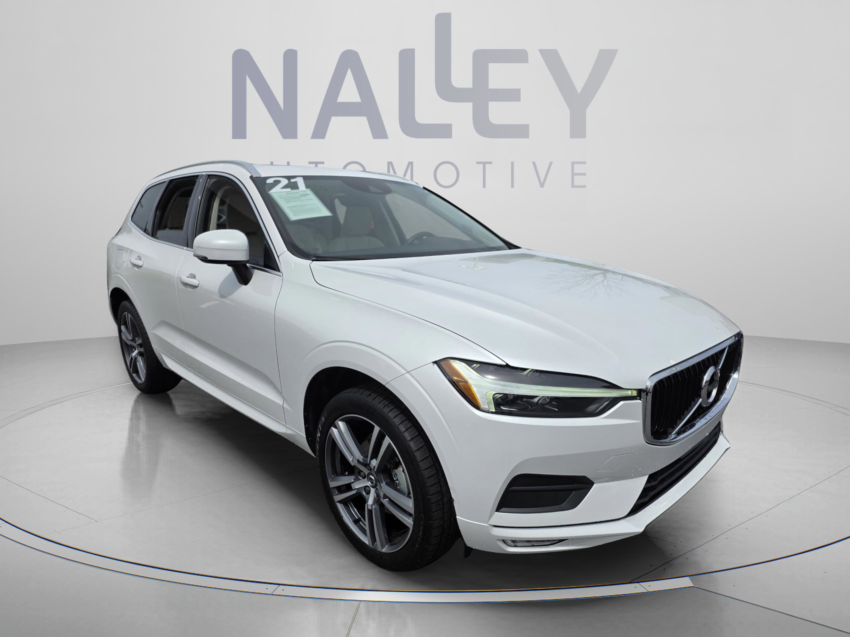 Used 2021 Volvo XC60 T5 Momentum w/ Climate Package image 6