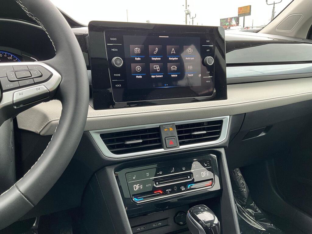 New 2026 Volkswagen Taos SEL image 18
