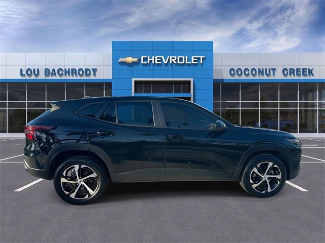 Certified 2024 Chevrolet Trax RS w/ Driver Confidence Package image 9