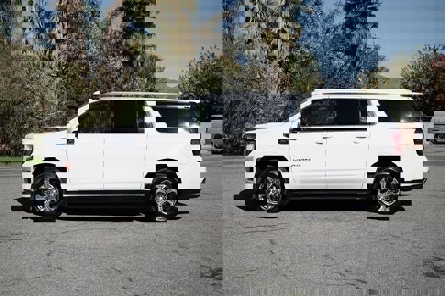 Used 2022 GMC Yukon XL SLE w/ Gmc Pro Safety Plus Package image 6