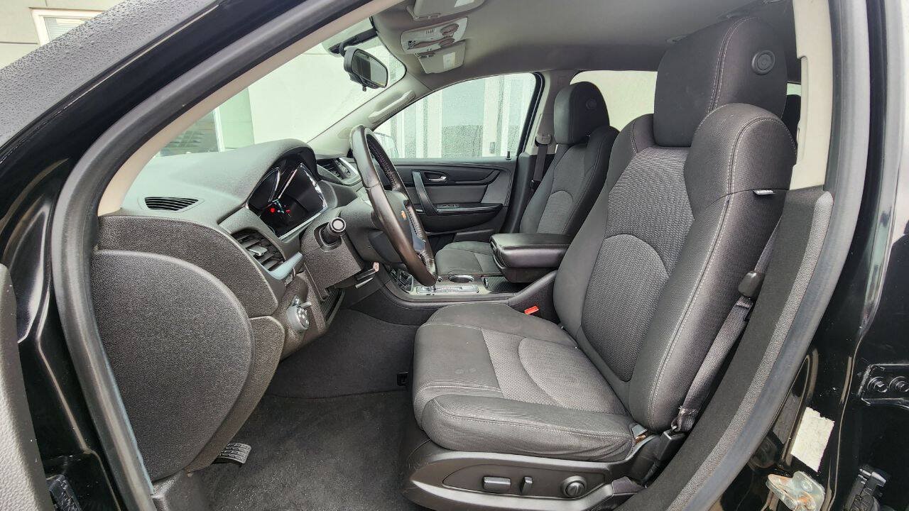 Used 2016 Chevrolet Traverse LT w/ Style and Technology Package FWD image 7