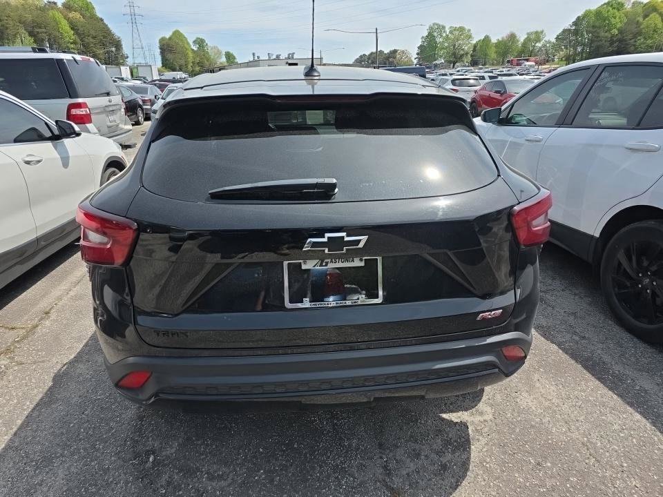 Used 2025 Chevrolet Trax RS w/ Sunroof Package FWD image 5