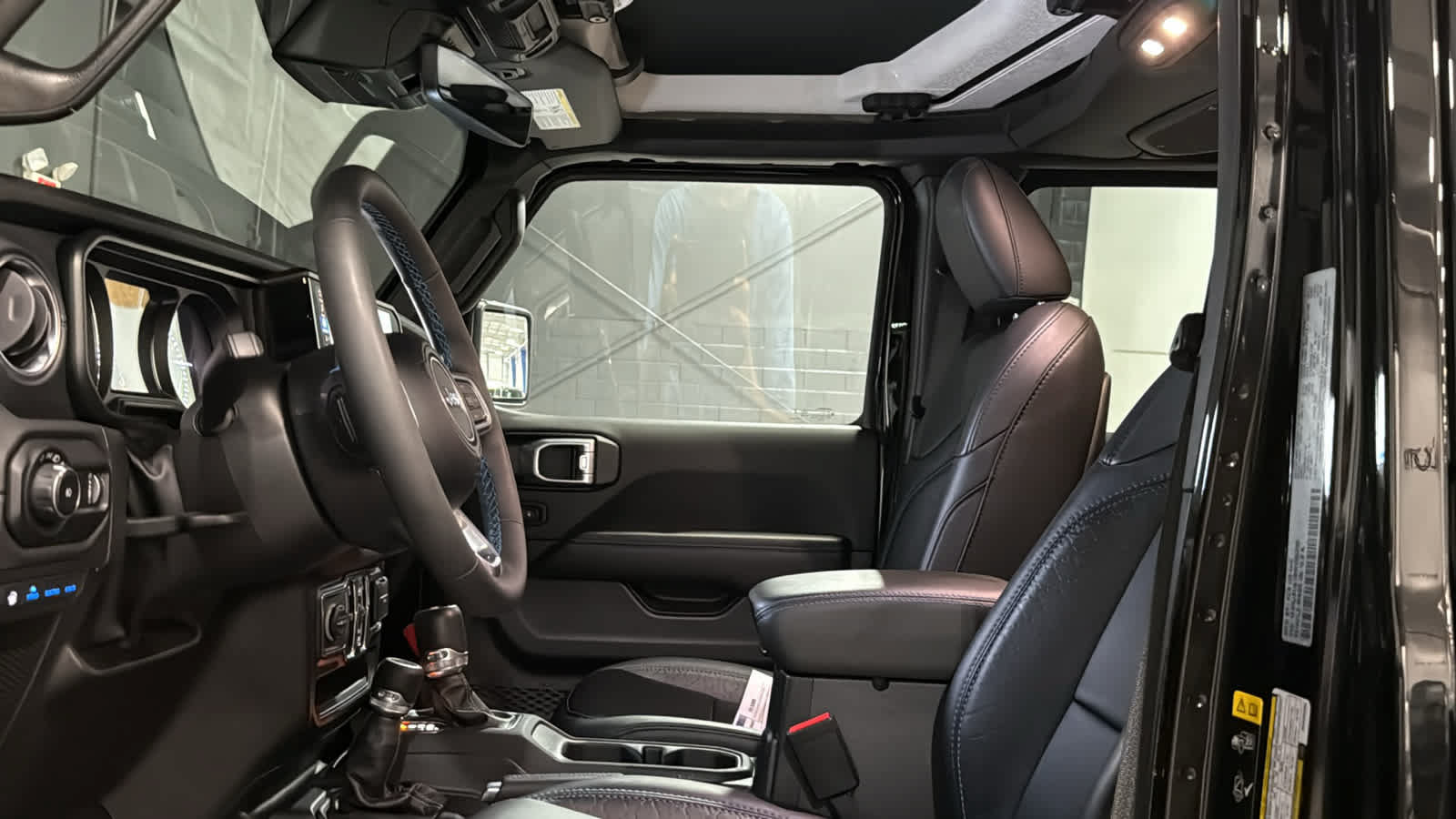 Used 2024 Jeep Wrangler High Altitude AWD/4WD image 8