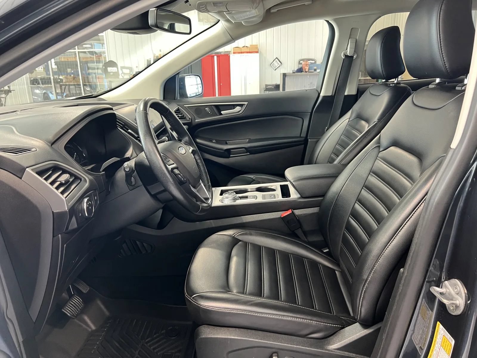 Used 2022 Ford Edge SEL AWD/4WD image 11