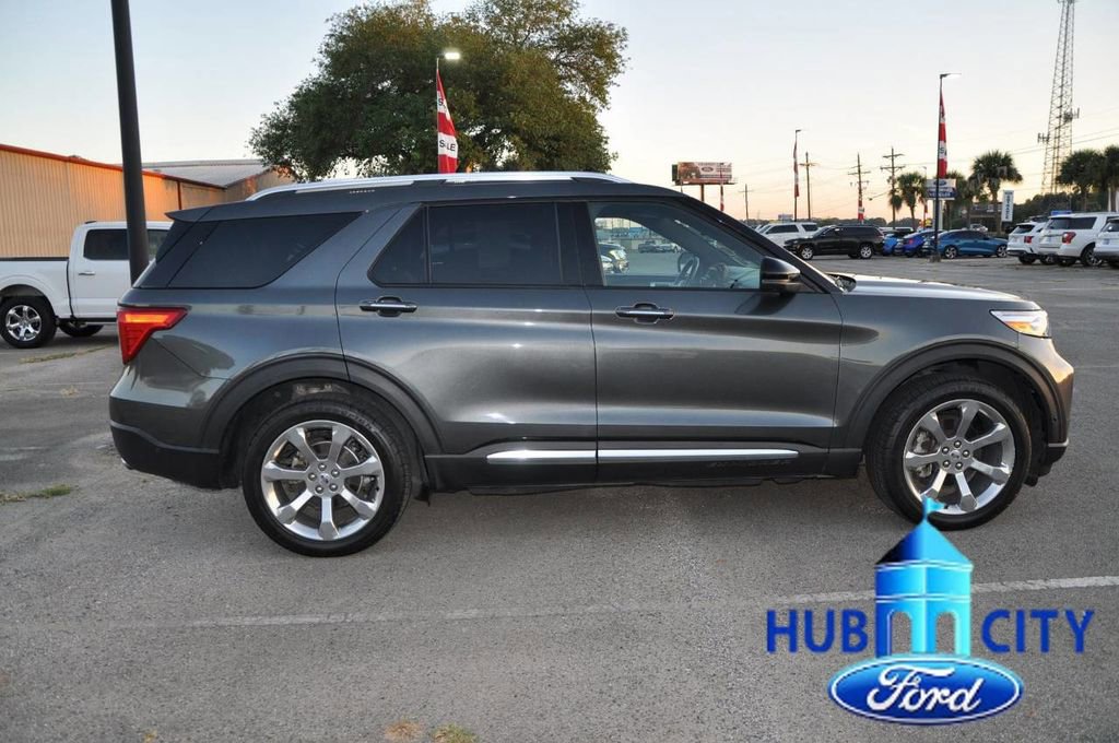 Used 2020 Ford Explorer Platinum w/ Premium Technology Package image 6