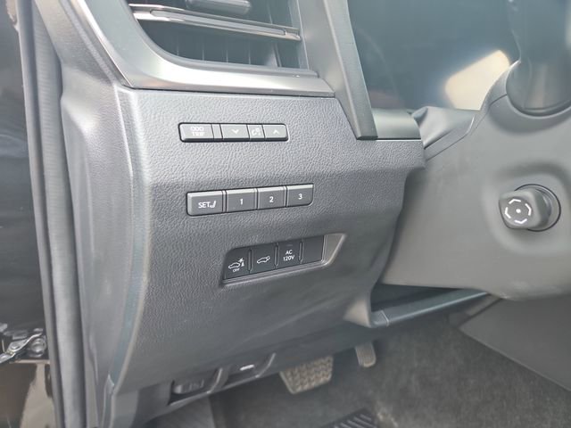 Used 2024 Lexus GX 550 w/ Accessory Package (2T) AWD/4WD image 20