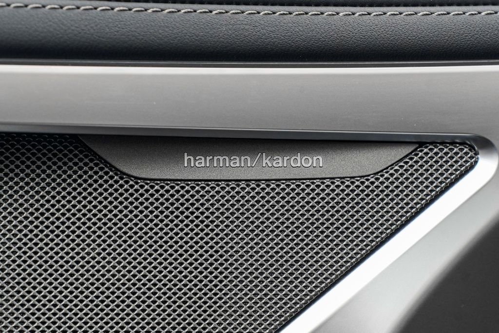 Used 2022 BMW M850i xDrive Convertible w/ Driving Assistance Package image 17