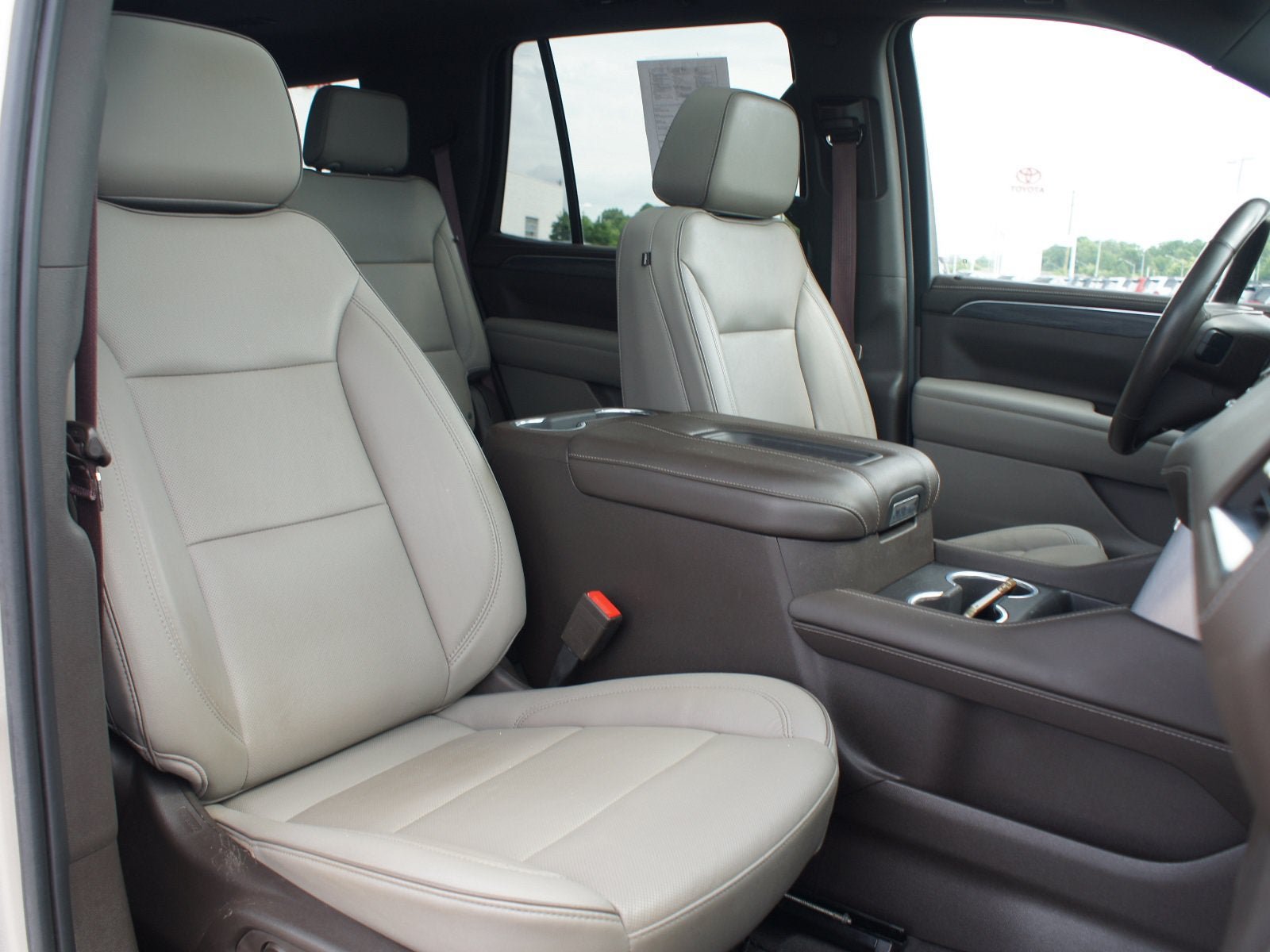 Used 2021 GMC Yukon SLT w/ SLT Premium Package AWD/4WD image 24