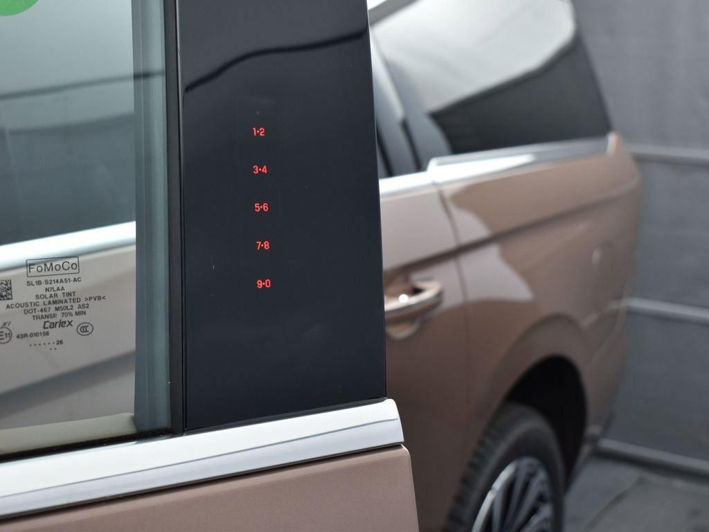 New 2026 Lincoln Navigator L Black Label AWD/4WD image 26