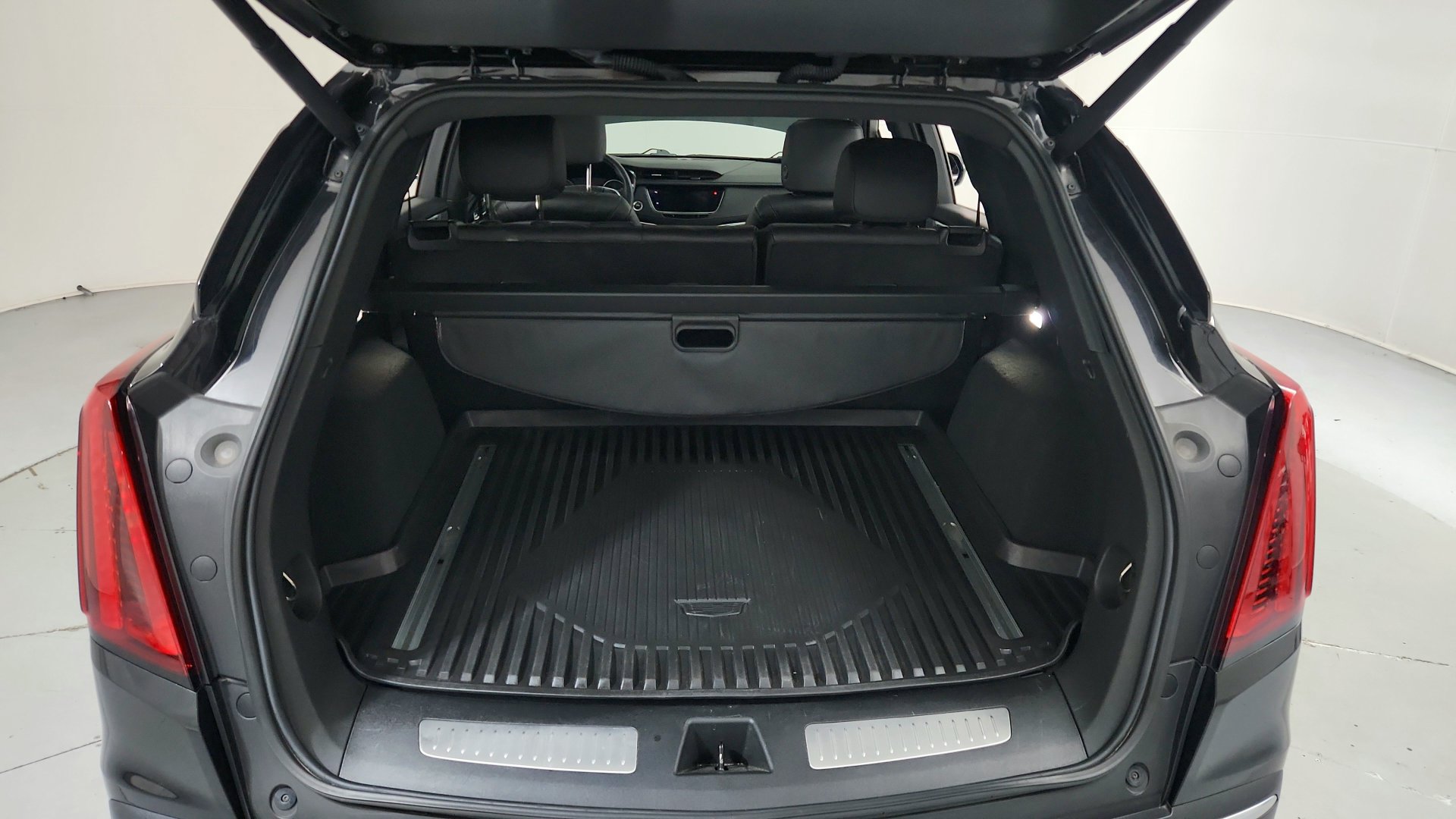 Certified 2020 Cadillac XT5 Premium Luxury w/ LPO, Floor Liner Package FWD image 26