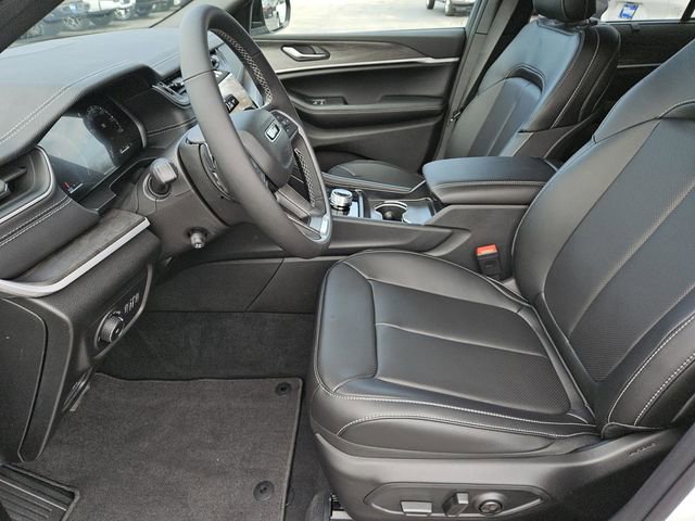 New 2025 Jeep Grand Cherokee Limited w/ Luxury Tech Group II image 23