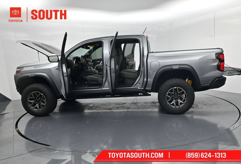 Used 2024 Chevrolet Colorado ZR2 w/ Technology Package AWD/4WD image 71