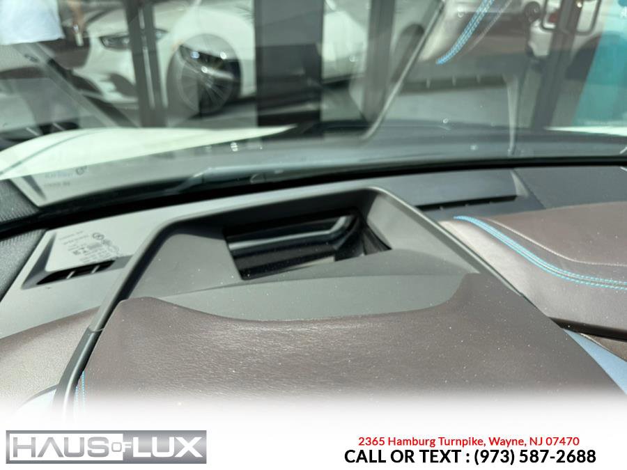 Used 2015 BMW i8 2dr Cpe image 37