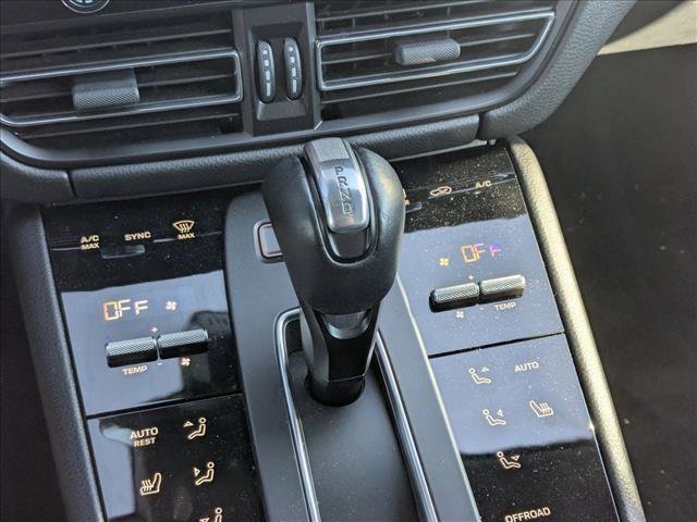 Used 2022 Porsche Macan image 12