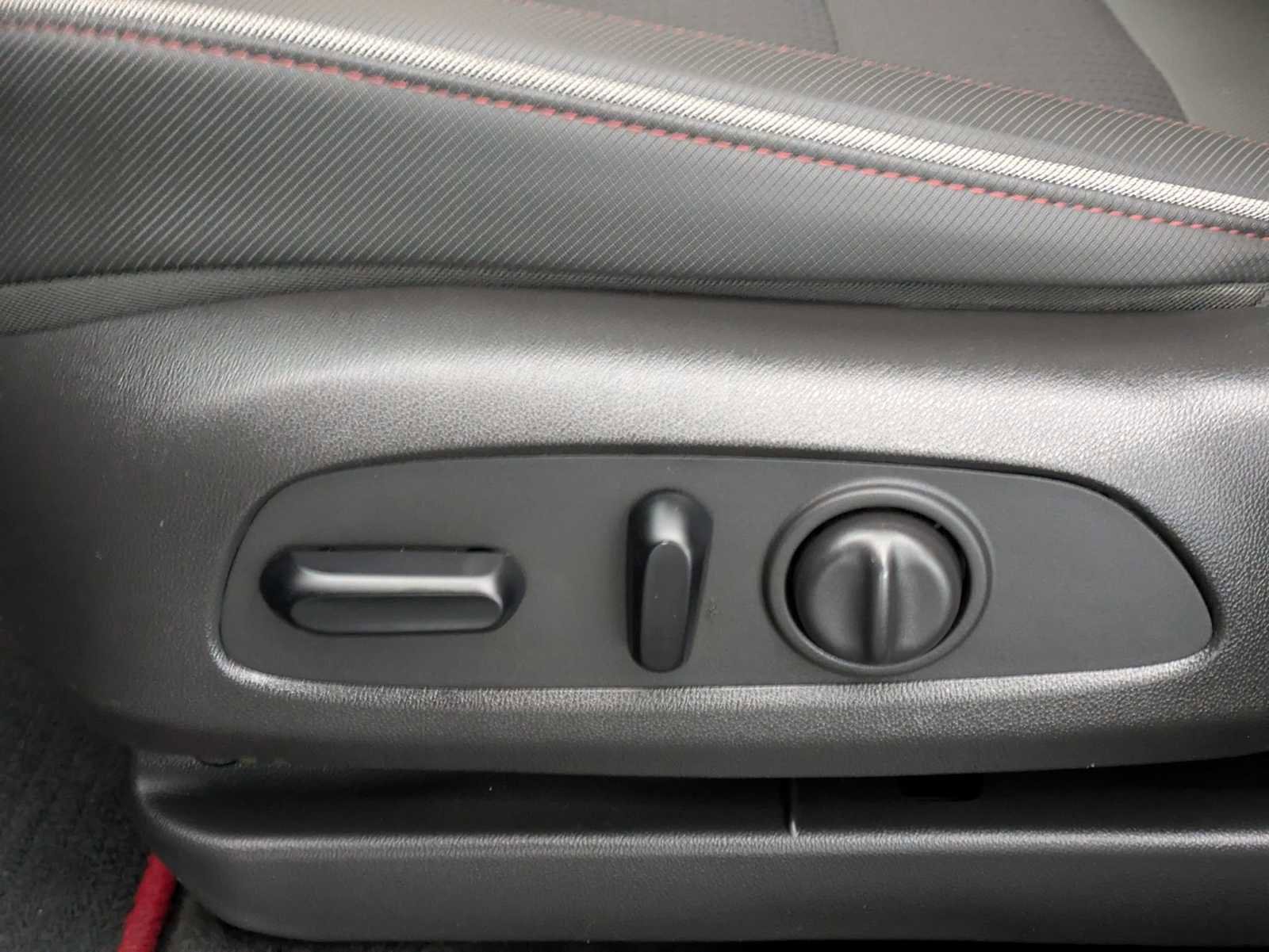 Used 2022 Chevrolet TrailBlazer RS w/ Sun and Liftgate Package image 18