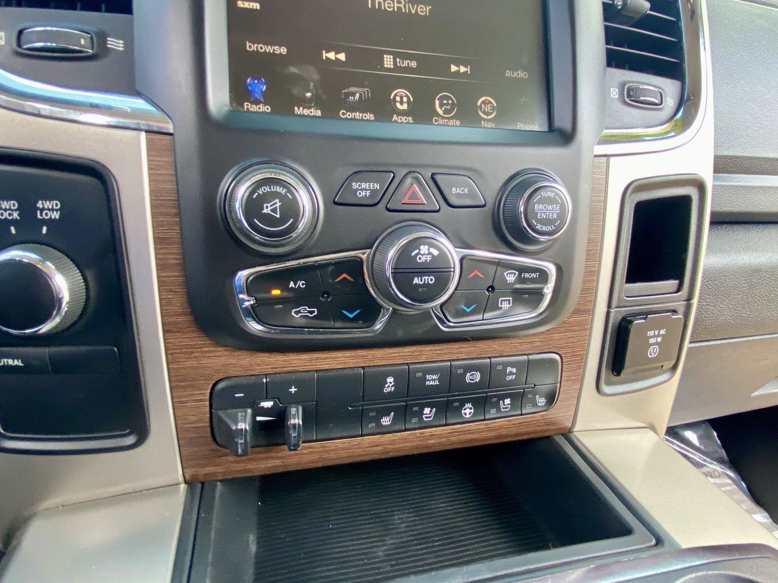 Used 2015 RAM 2500 Laramie w/ Convenience Group image 38