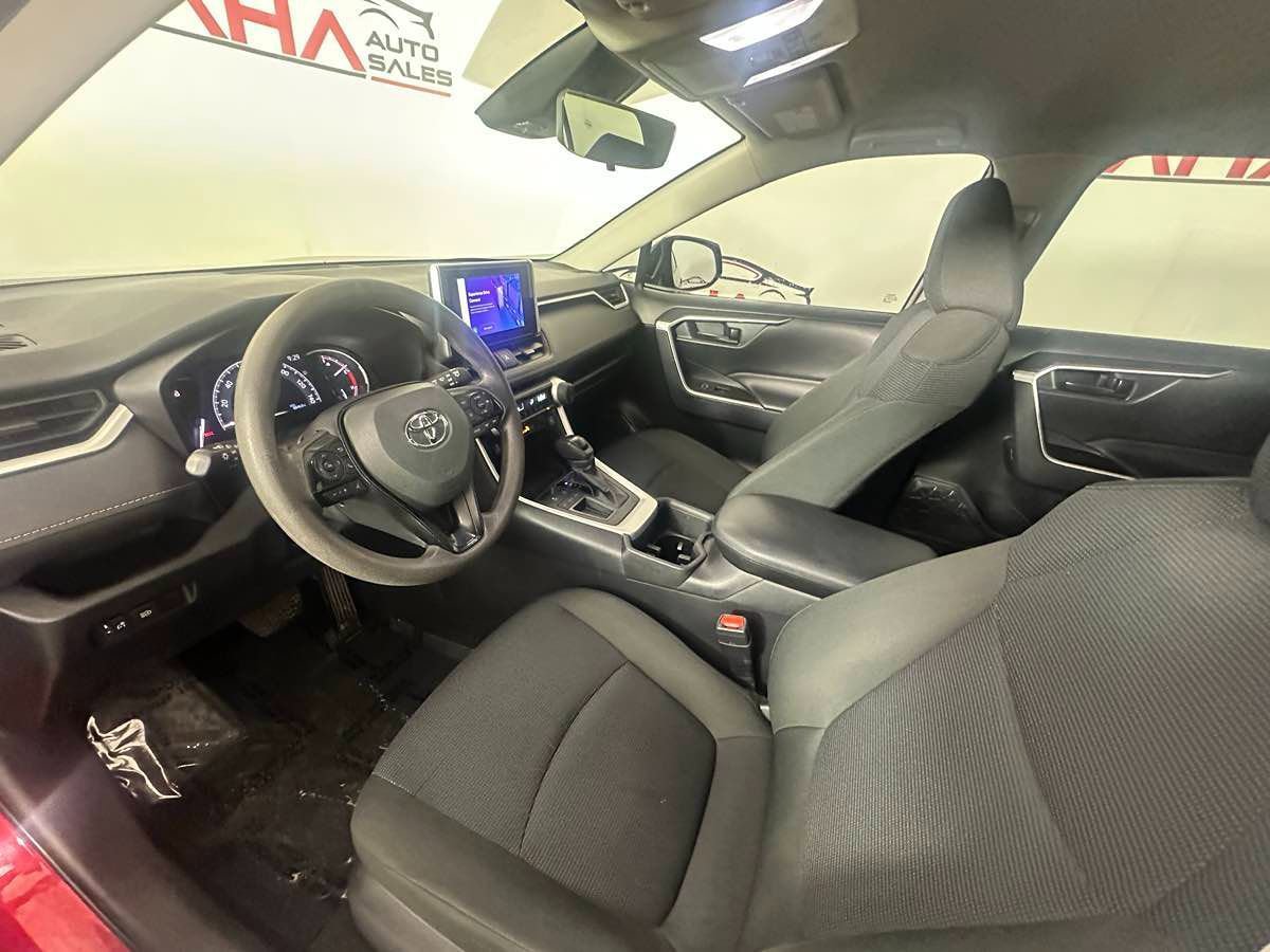Used 2024 Toyota RAV4 LE FWD image 17