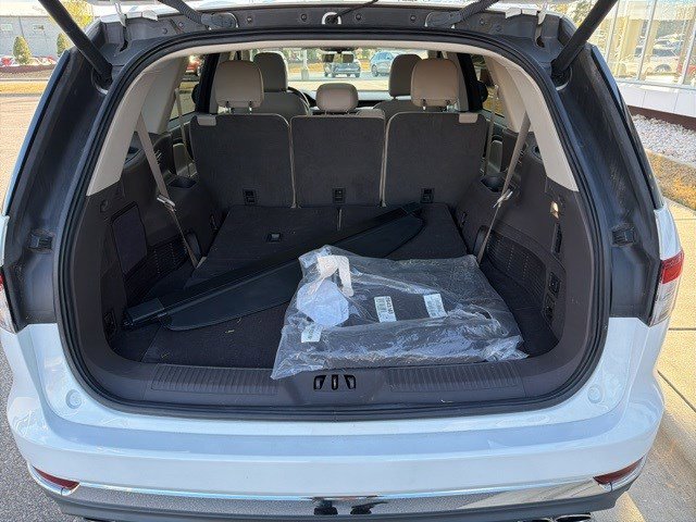 Used 2023 Lincoln Aviator Reserve w/ Equipment Group 201A image 22