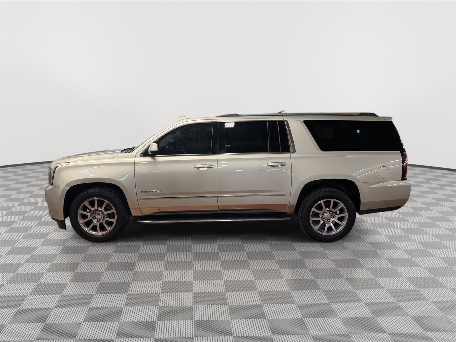 Used 2016 GMC Yukon XL Denali image 7