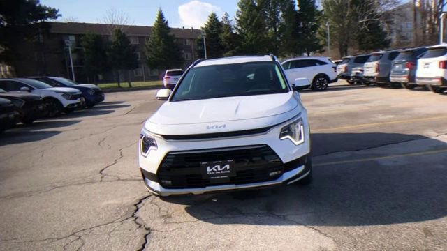 New 2025 Kia Niro EX Touring image 6