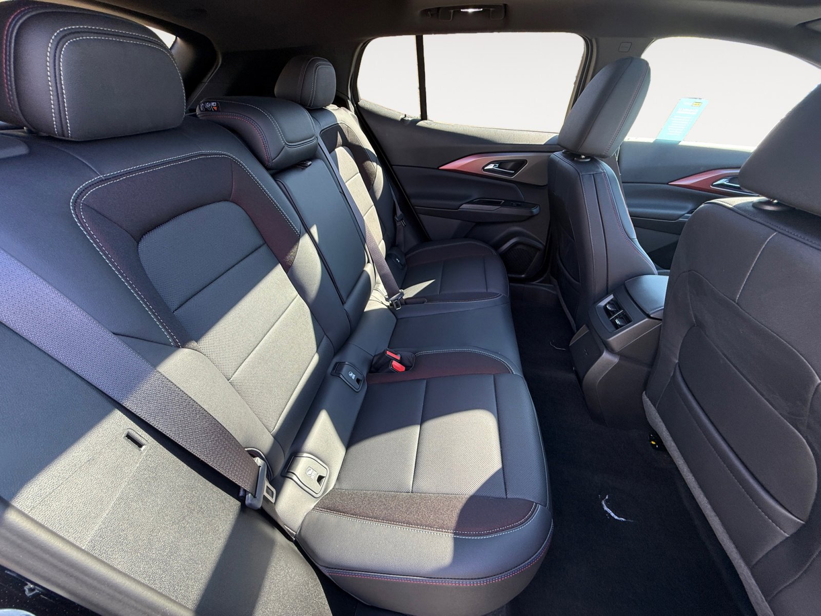 Used 2025 Chevrolet Equinox EV RS image 18