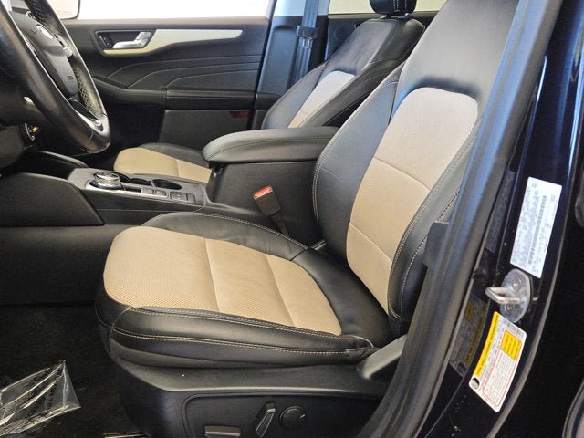 Used 2021 Ford Escape Titanium w/ Titanium Elite Package AWD/4WD image 21