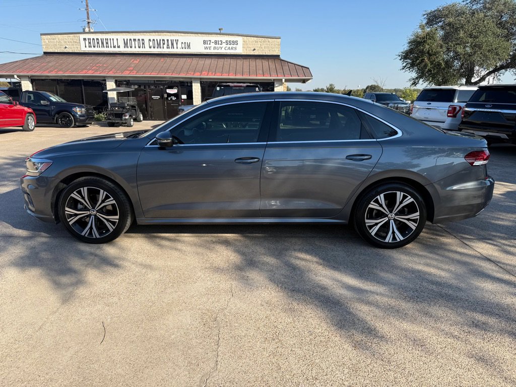 Used 2021 Volkswagen Passat 2.0T SE FWD image 4