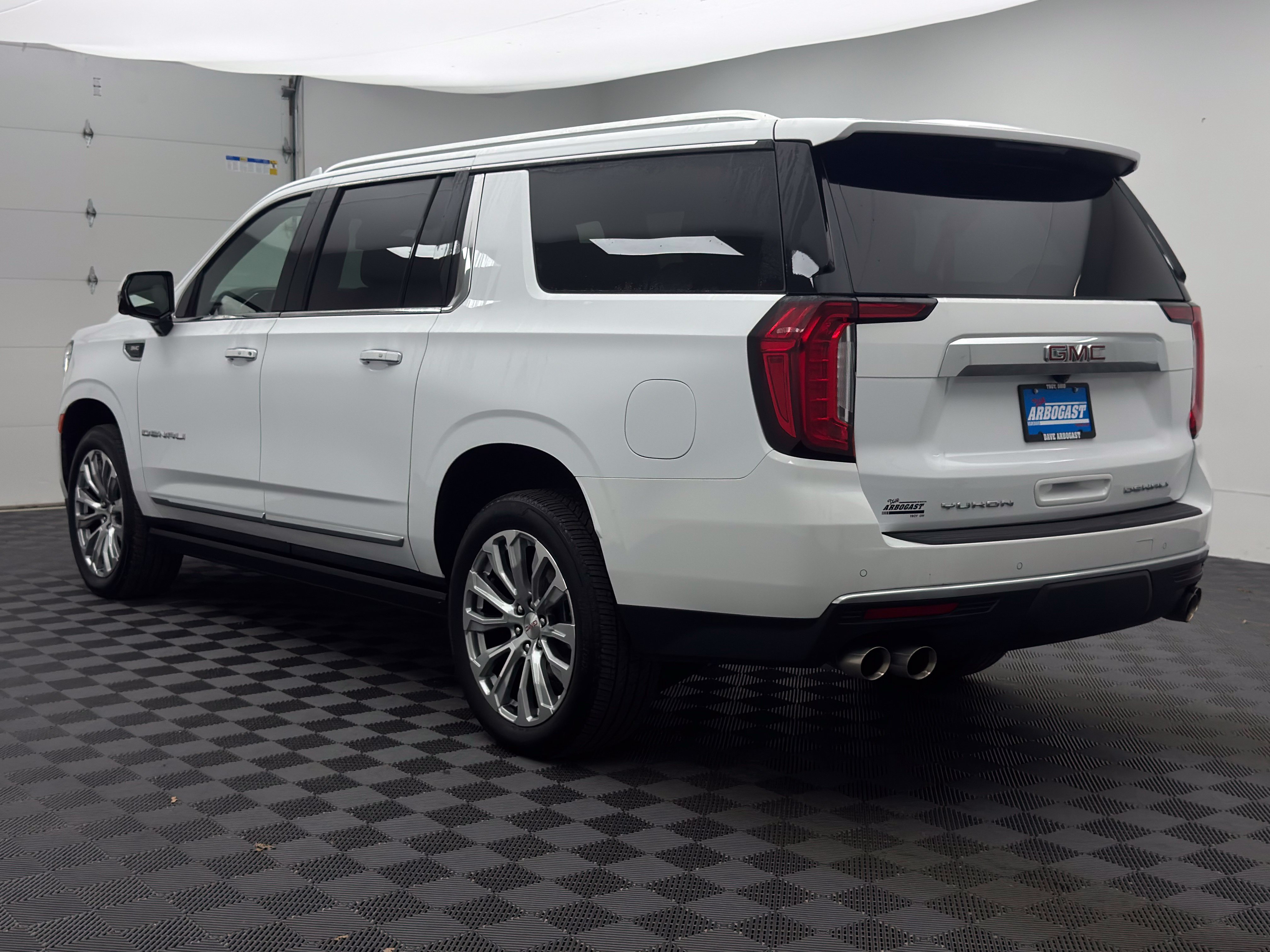 Used 2024 GMC Yukon XL Denali w/ Max Trailering Package AWD/4WD image 13