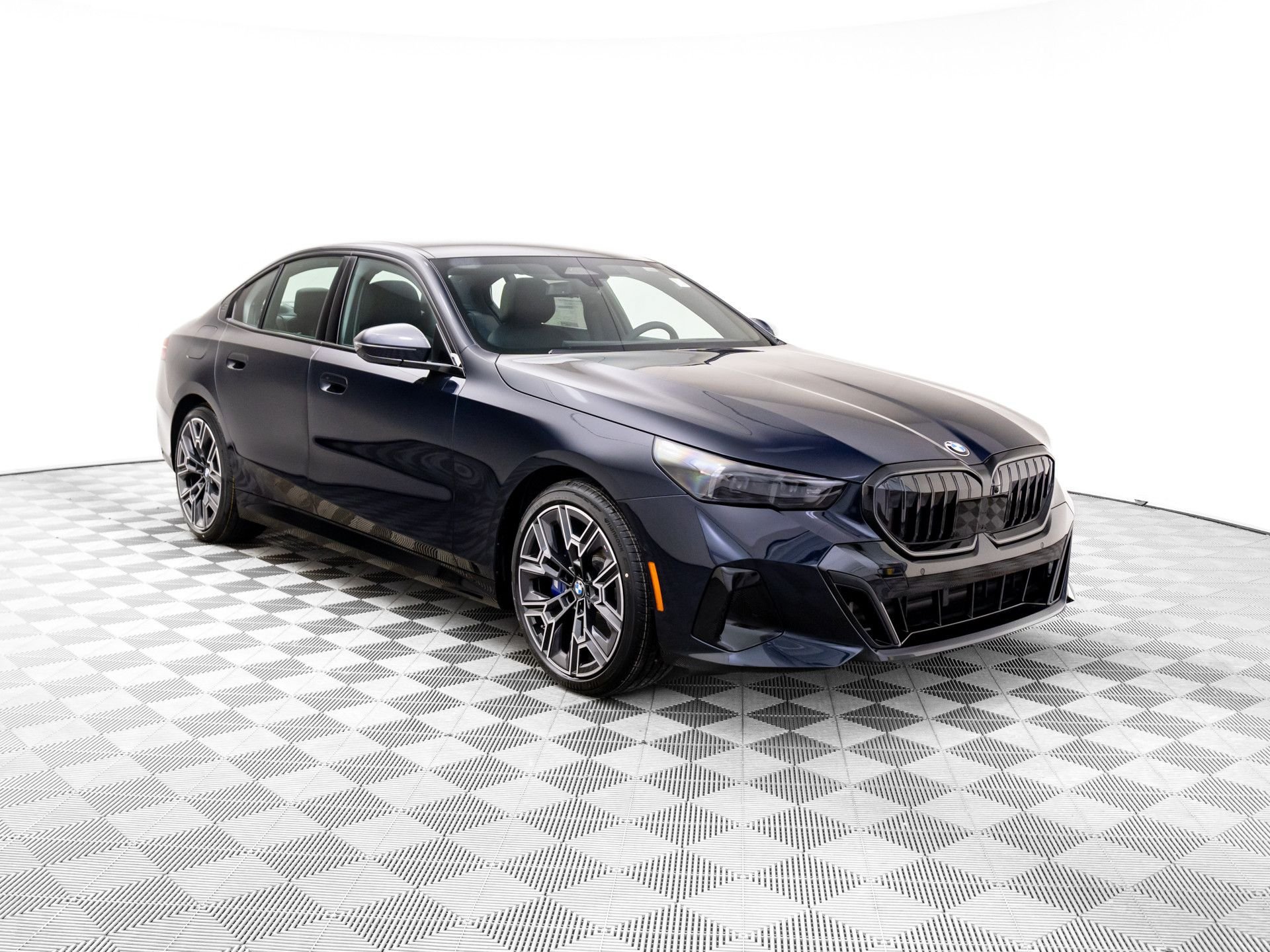 New 2026 BMW 530i xDrive w/ M Sport Package AWD/4WD image 8