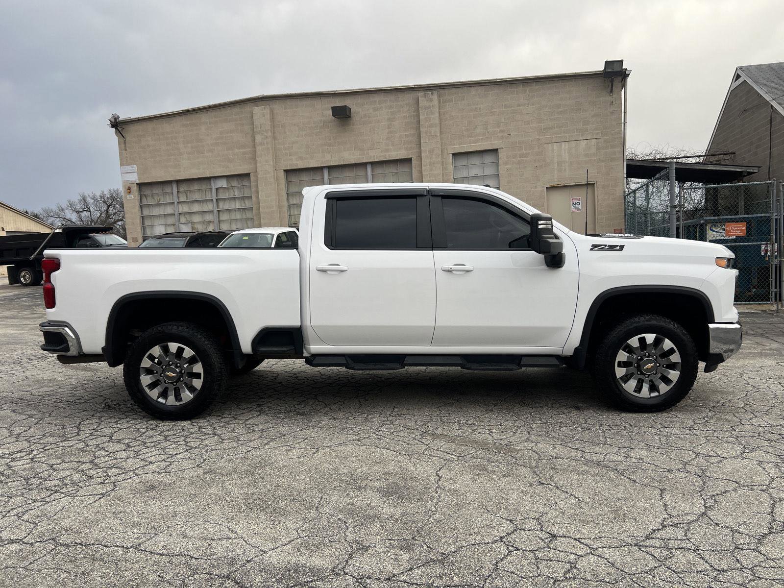 Used 2024 Chevrolet Silverado 2500 LT w/ All Star Edition AWD/4WD image 7