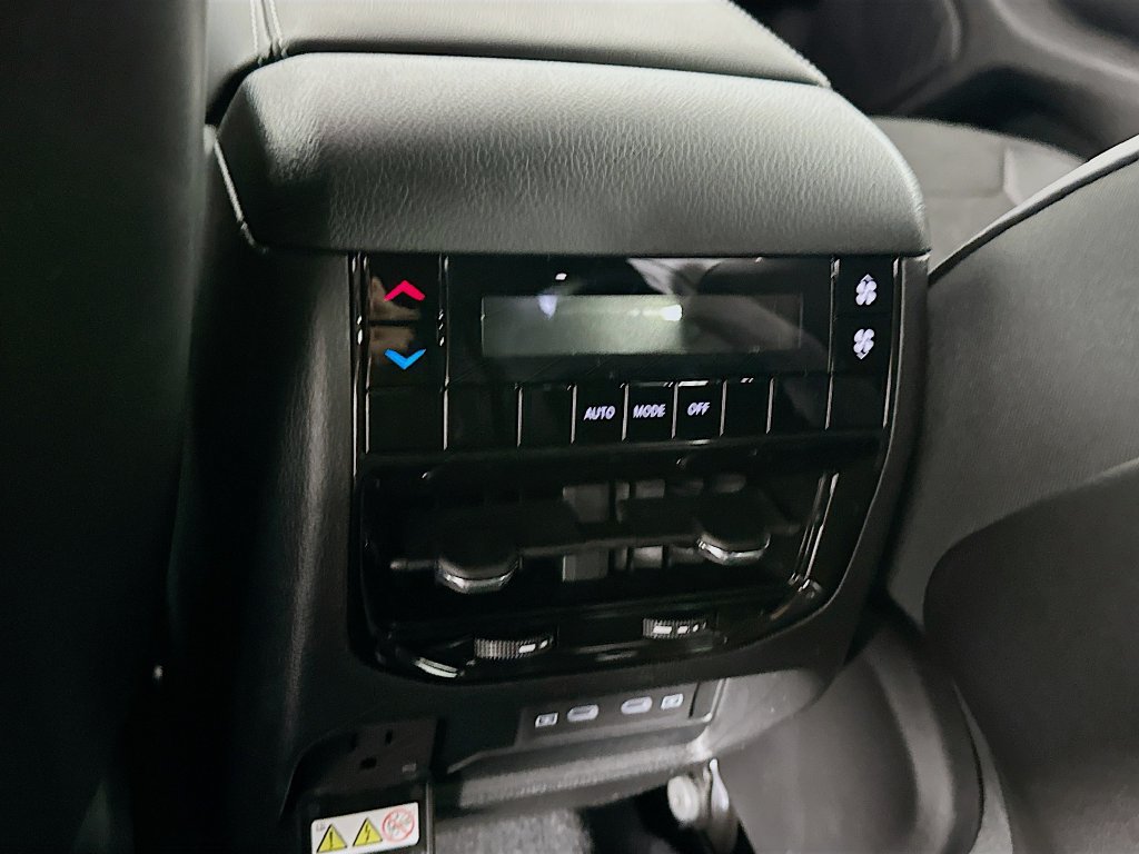 New 2026 Jeep Grand Cherokee L 4WD image 34