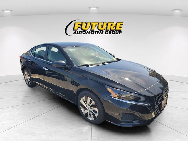 Certified 2025 Nissan Altima 2.5 S FWD image 1