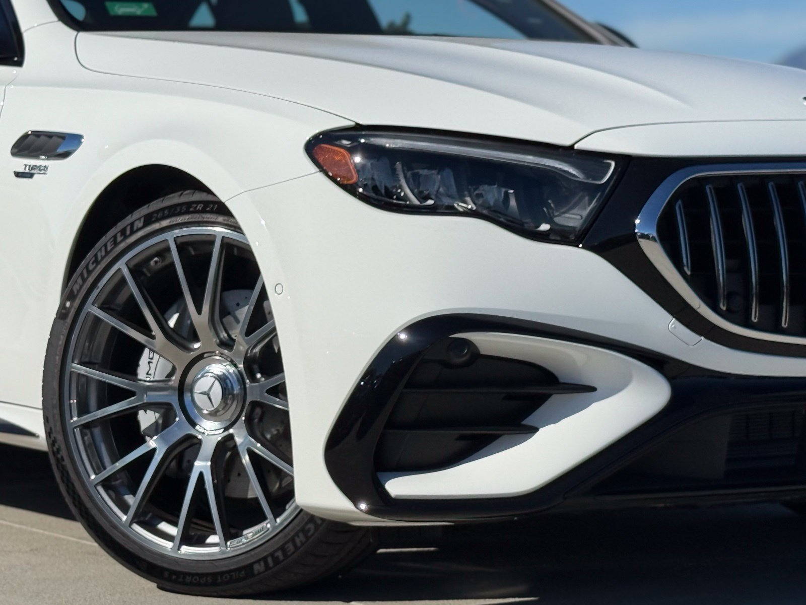 New 2026 Mercedes-Benz E 53 AMG e 4MATIC Sedan image 4