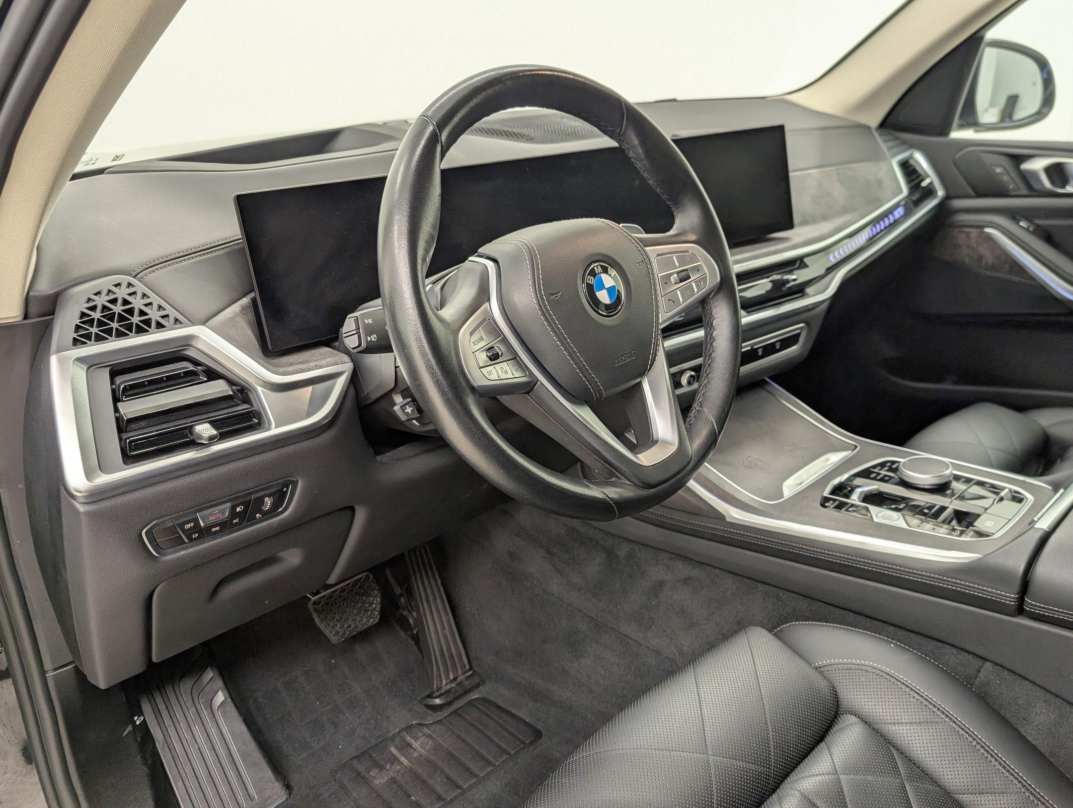 Certified 2023 BMW X7 xDrive40i image 4