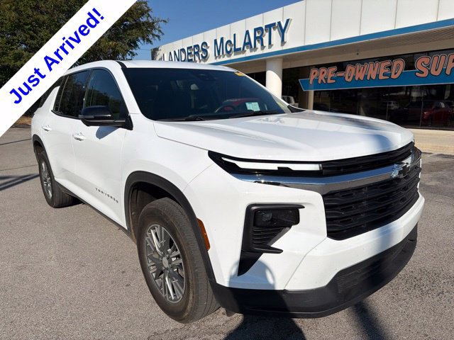 Used 2024 Chevrolet Traverse LS FWD image 1