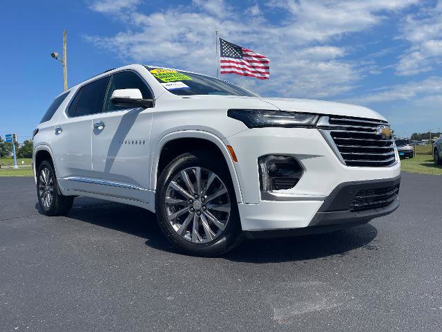 Used 2023 Chevrolet Traverse Premier FWD image 4