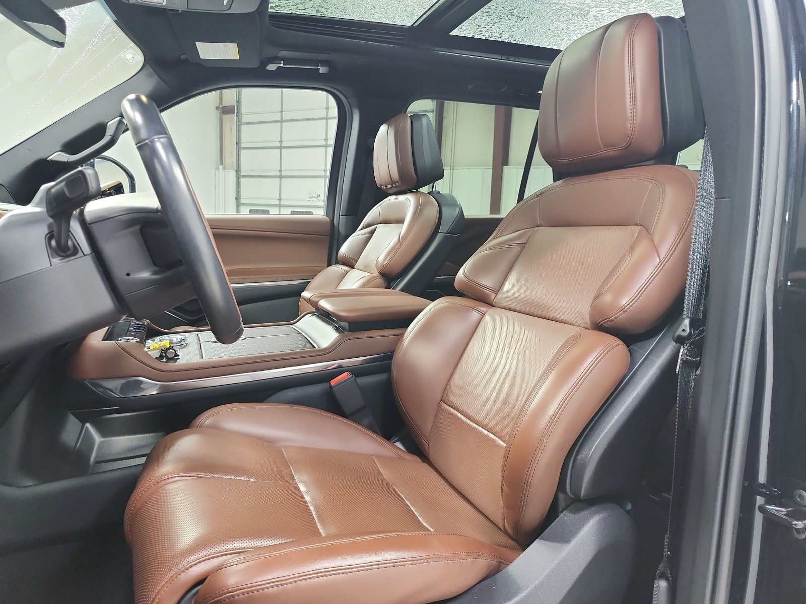 Used 2025 Lincoln Navigator Reserve AWD/4WD image 19